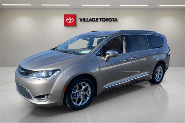 2018 Chrysler Pacifica Minivan Limited FWD photo