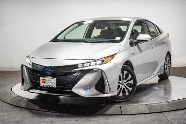 2021 Toyota Prius Prime LE FWD photo