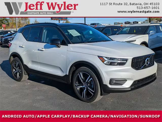 2021 Volvo XC40 R-Design FWD photo