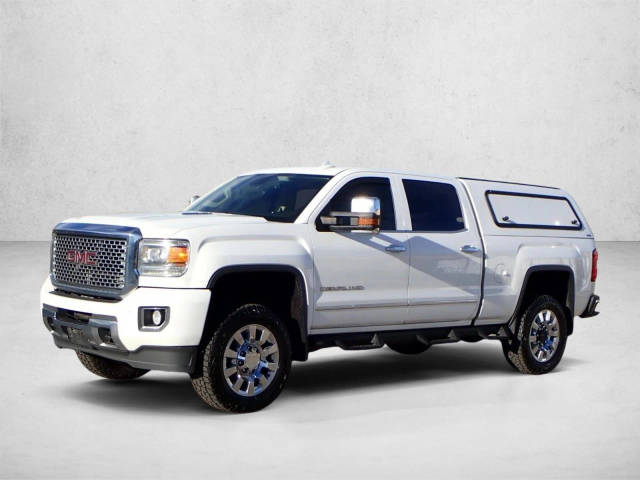 2015 GMC Sierra 2500HD Denali 4WD photo