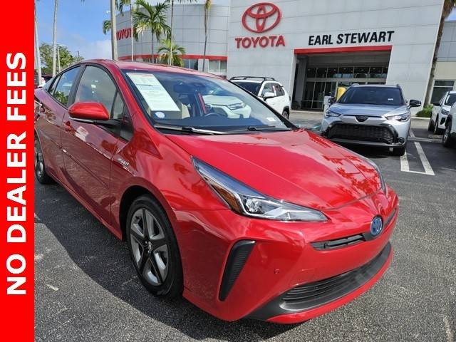 2021 Toyota Prius XLE FWD photo