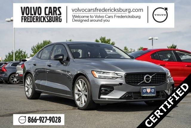 2021 Volvo S60 Momentum AWD photo