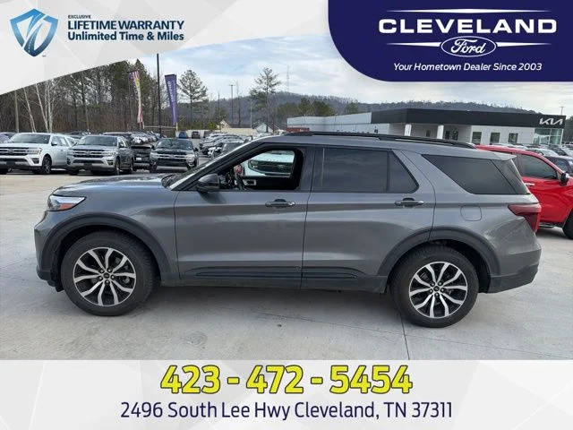 2021 Ford Explorer ST 4WD photo