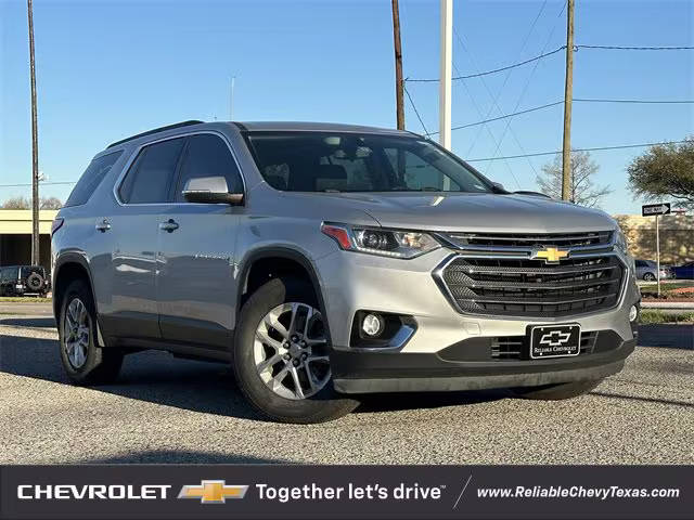 2021 Chevrolet Traverse LT Cloth FWD photo