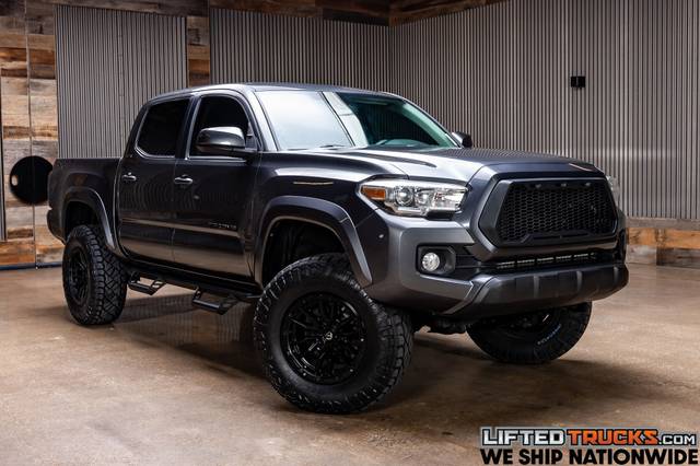 2018 Toyota Tacoma SR5 4WD photo