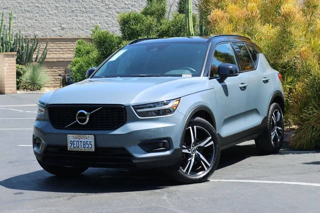 2021 Volvo XC40 R-Design AWD photo