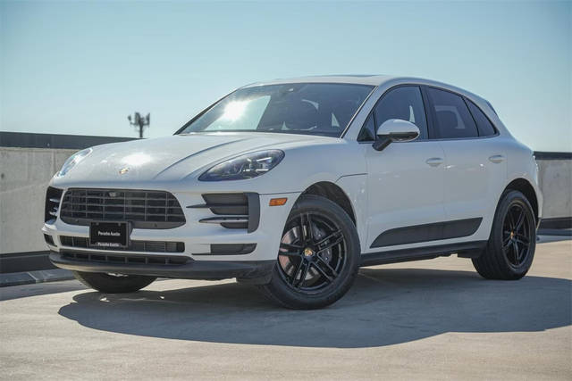 2021 Porsche Macan  AWD photo