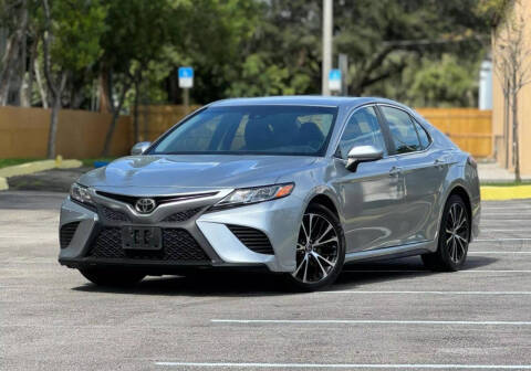 2018 Toyota Camry SE FWD photo