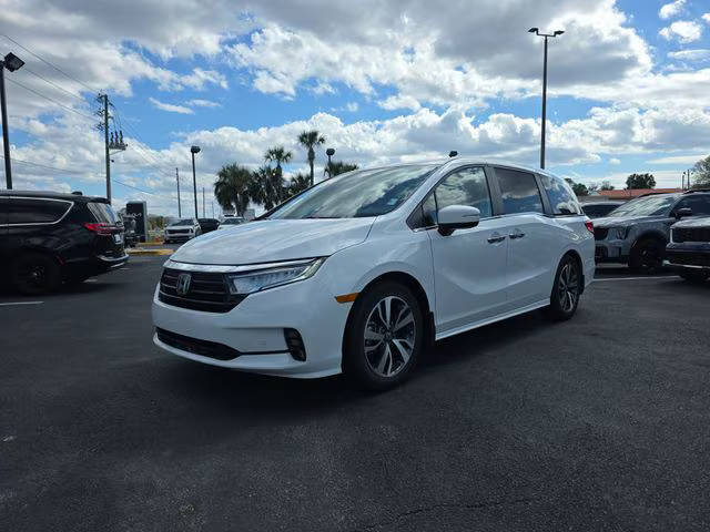 2022 Honda Odyssey Touring FWD photo