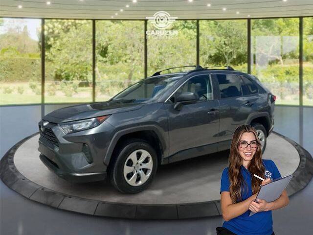 2021 Toyota RAV4 LE FWD photo