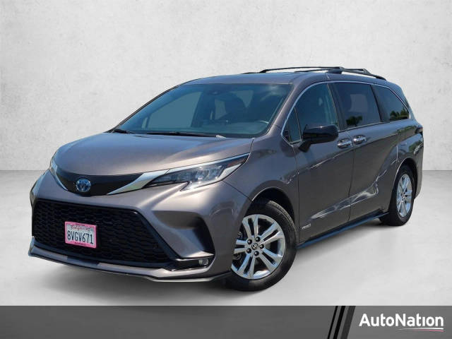 2021 Toyota Sienna XSE AWD photo