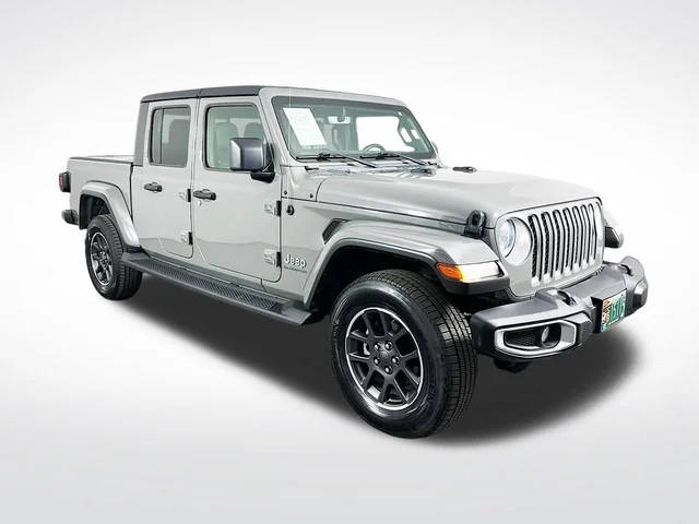 2021 Jeep Gladiator Overland 4WD photo