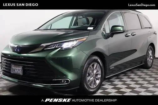 2021 Toyota Sienna XLE AWD photo