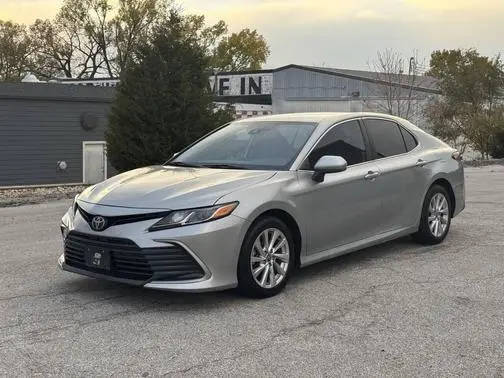 2021 Toyota Camry LE FWD photo