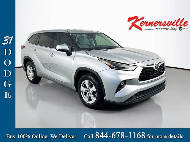 2021 Toyota Highlander LE FWD photo