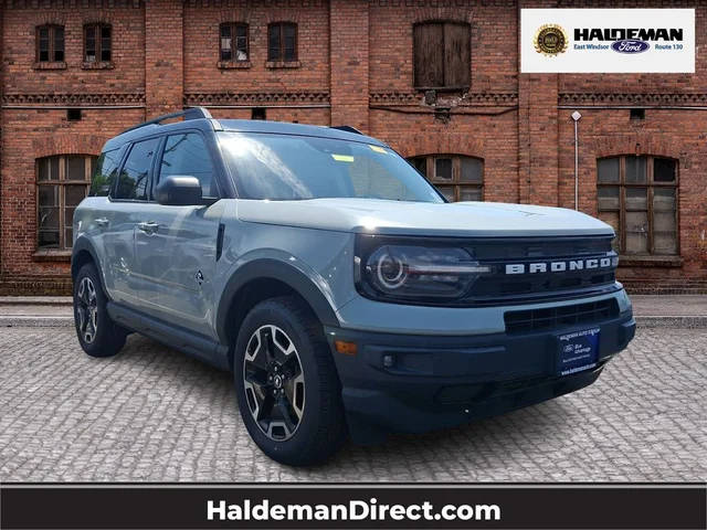 2021 Ford Bronco Sport Outer Banks 4WD photo