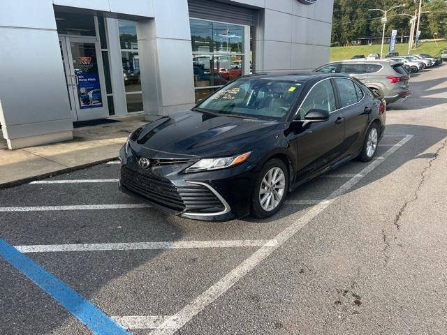 2021 Toyota Camry LE FWD photo