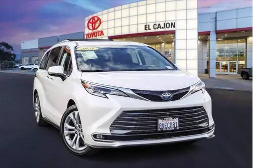 2021 Toyota Sienna Platinum FWD photo