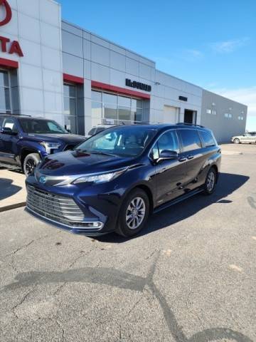 2021 Toyota Sienna XLE AWD photo