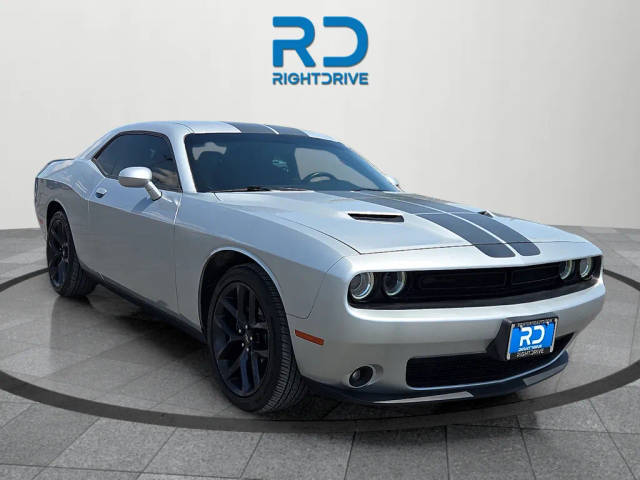2021 Dodge Challenger SXT RWD photo