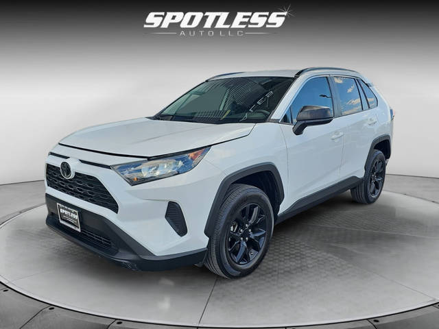 2021 Toyota RAV4 LE FWD photo