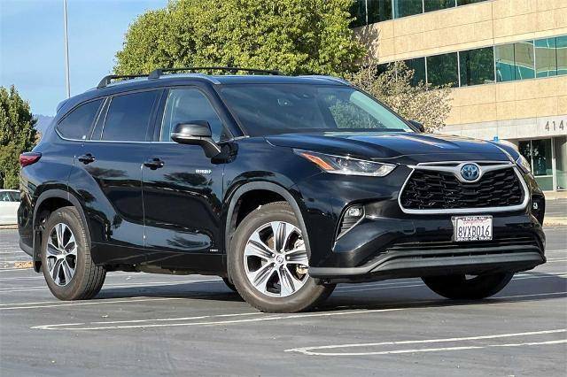 2021 Toyota Highlander Hybrid XLE AWD photo