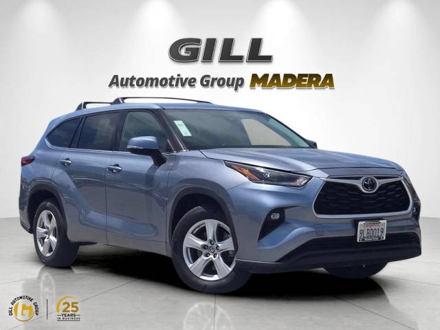 2021 Toyota Highlander LE FWD photo
