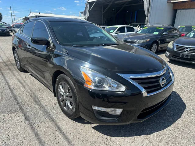 2015 Nissan Altima 2.5 FWD photo