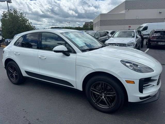 2021 Porsche Macan AWD photo