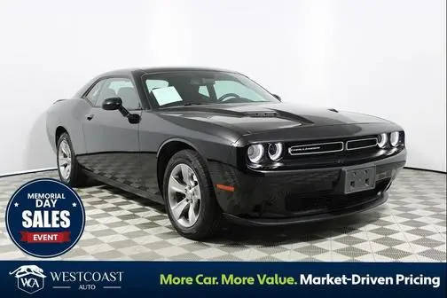 2021 Dodge Challenger SXT RWD photo