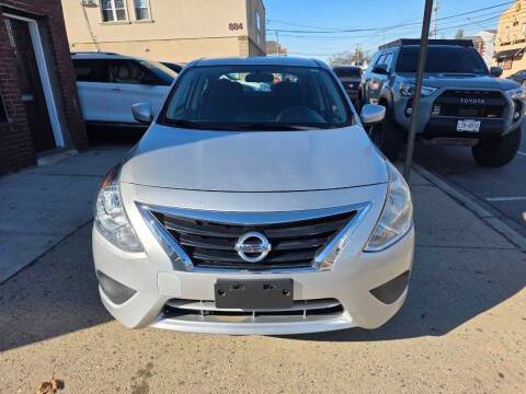 2019 Nissan Versa SV FWD photo
