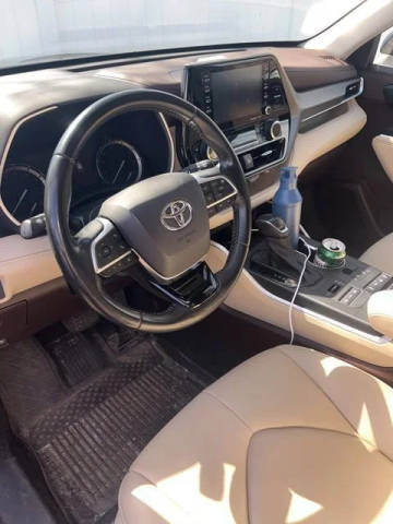 2021 Toyota Highlander XLE AWD photo