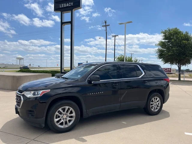 2021 Chevrolet Traverse LS FWD photo