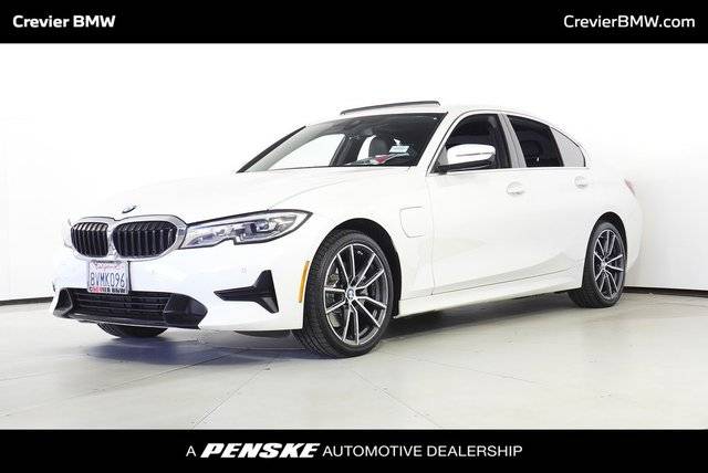 2021 BMW 3 Series 330e RWD photo