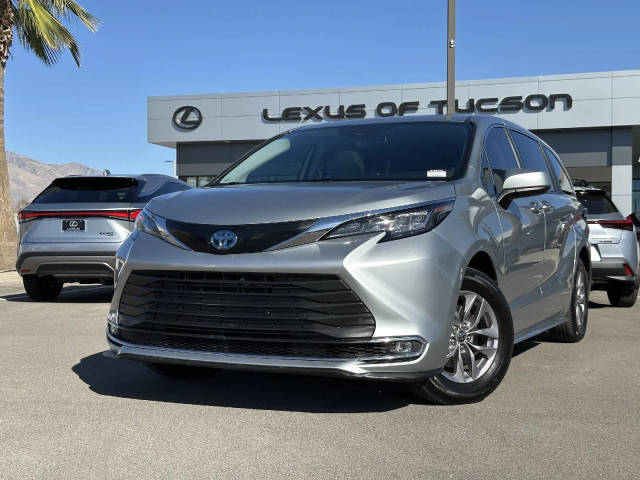 2021 Toyota Sienna XLE FWD photo