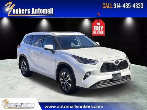 2021 Toyota Highlander XLE AWD photo