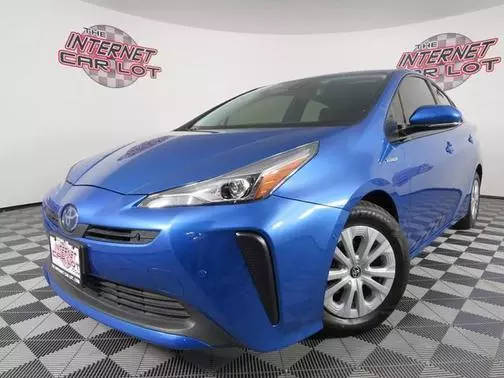 2021 Toyota Prius LE FWD photo