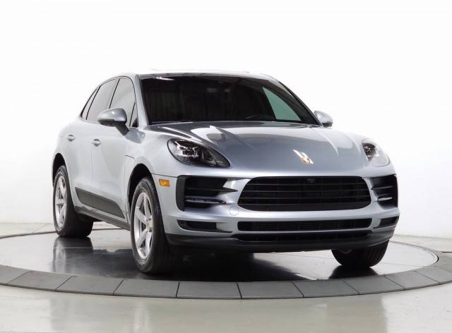 2021 Porsche Macan  AWD photo