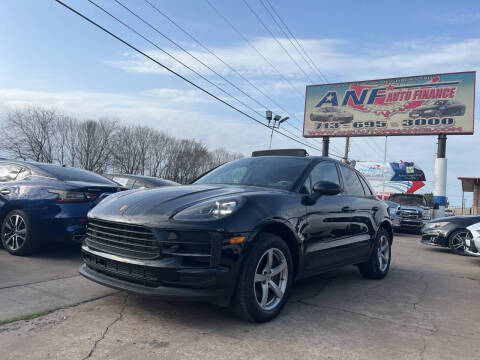 2021 Porsche Macan AWD photo