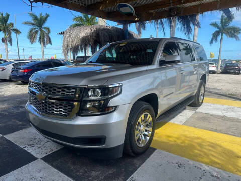 2020 Chevrolet Suburban LT RWD photo