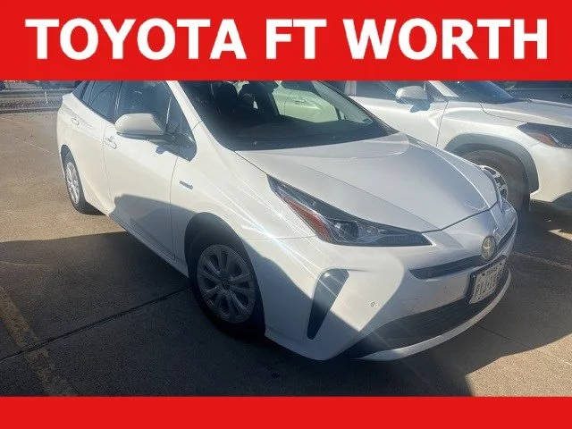 2020 Toyota Prius LE FWD photo