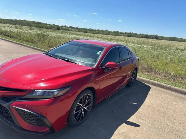 2021 Toyota Camry SE FWD photo