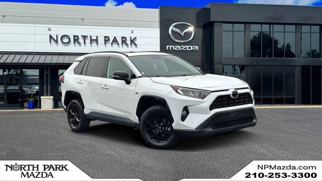 2021 Toyota RAV4 XLE FWD photo