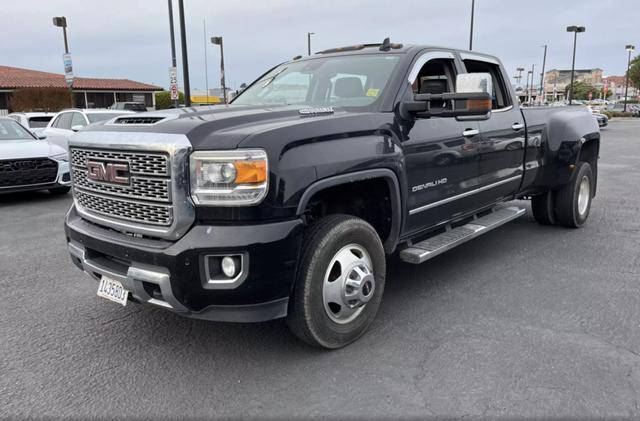 2019 GMC Sierra 3500HD Denali 4WD photo