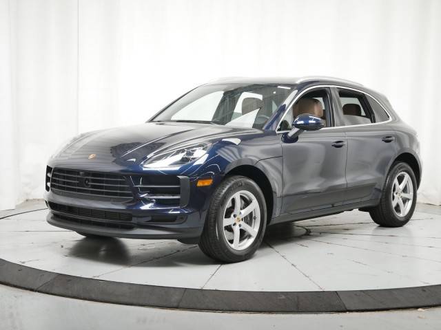 2021 Porsche Macan  AWD photo