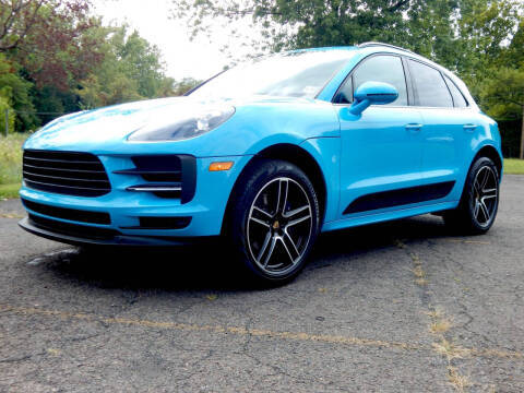 2021 Porsche Macan  AWD photo