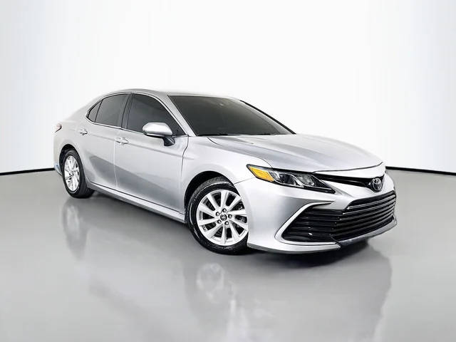 2021 Toyota Camry LE FWD photo