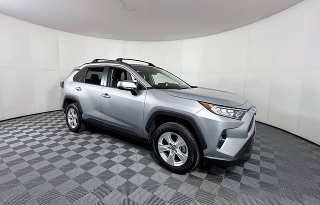 2021 Toyota RAV4 XLE FWD photo