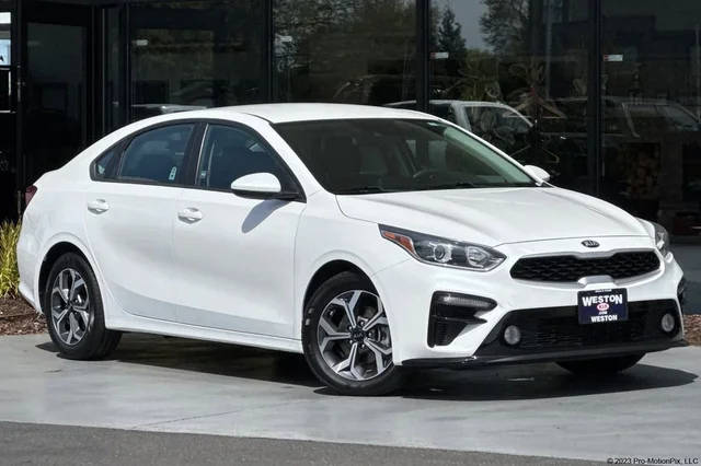 2021 Kia Forte LXS FWD photo