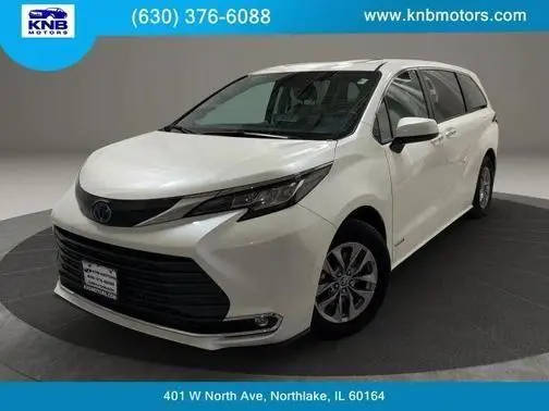 2021 Toyota Sienna XLE FWD photo